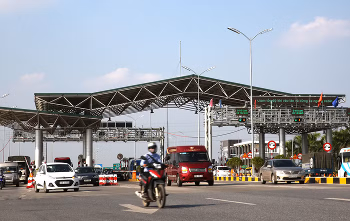 Hiện cả nước có tới 96 trạm thu phí BOT, quy hoạch đến năm 2020 sẽ tăng lên 102 trạm. Ảnh: Lê Tiên
