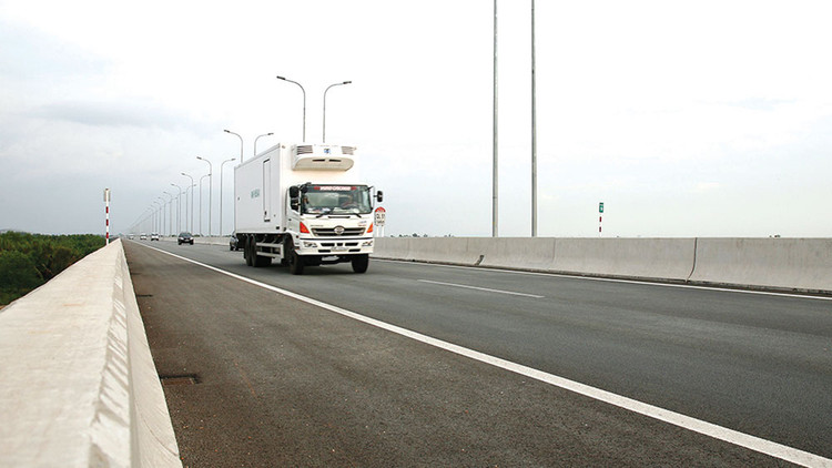 Huy động vốn từ khu vực tư nhân là hướng đi bắt buộc để phát triển bền vững trong bối cảnh nước ta hiện nay. Ảnh: Lê Tiên