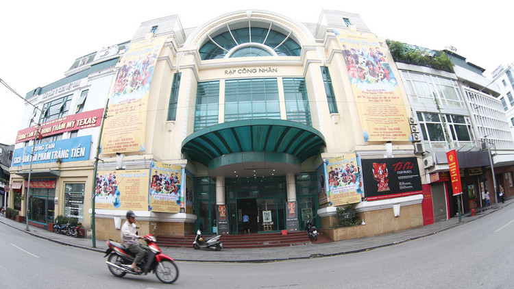 Gói thầu “Cung cấp lắp đặt màn hình LED” do Nhà hát Kịch Hà Nội mời thầu phát hành HSMT đến ngày 7/8/2017. Ảnh: Lê Tiên