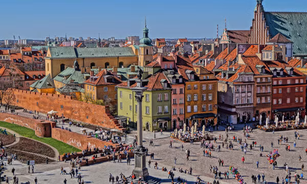 Các nhà đầu tư nước ngoài liên tục rót vốn vào bất động sản thương mại Ba Lan trong 12 tháng qua, tổng lượng đầu tư trong quý II/2016 đang tiệm cận mức kỷ lục của năm 2007. Ảnh: Blogdulich