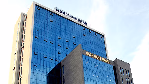 Tổng công ty Xây dựng Bạch Đằng đang trong thời gian thực hiện 10 gói thầu với tổng giá trúng thầu là 2.971 tỷ đồng. Ảnh: Trần Sơn