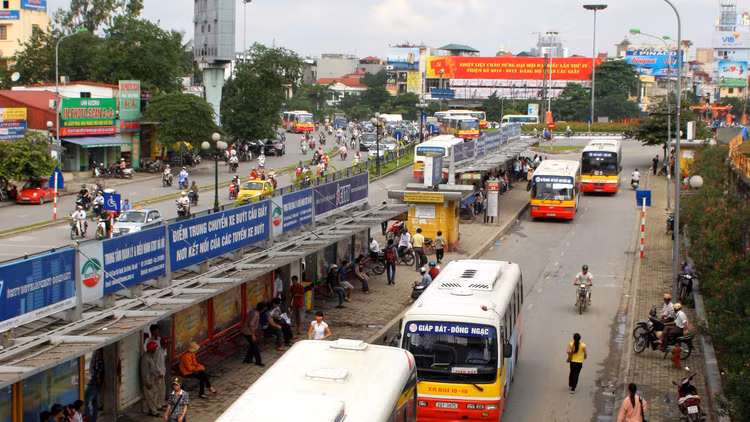 78 gói thầu cung cấp dịch vụ vận tải bằng xe buýt tại Hà Nội do Trung tâm Quản lý và Điều hành giao thông đô thị (Hà Nội) mời thầu có tổng giá trị lên tới khoảng 10.000 tỷ đồng. Ảnh: Nhã Chi