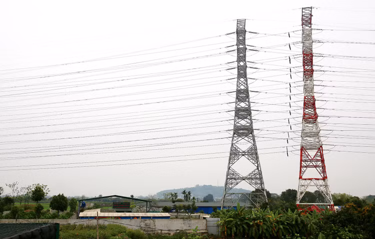 Dự án Đường dây 500 kV mạch 3 có tổng mức đầu tư hơn 11.949 tỷ đồng, dự kiến ban đầu là hoàn thành đưa vào vận hành vào tháng 6/2020. Ảnh: Tiên Giang
