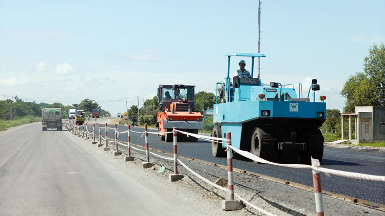 Ban Quản lý dự án đầu tư xây dựng tỉnh Bắc Kạn vừa tổ chức lựa chọn nhà thầu thực hiện 2 gói thầu có tổng giá trị lên tới gần 350 tỷ đồng thuộc lĩnh vực xây dựng hạ tầng giao thông. Ảnh: Tường Lâm