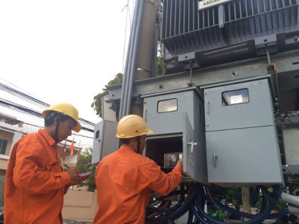 Nguồn điện trong nước sản xuất và dự phòng đủ nên EVN tạm dừng mua điện Trung Quốc trong tháng 8/2016. Ảnh: Hoài Thu