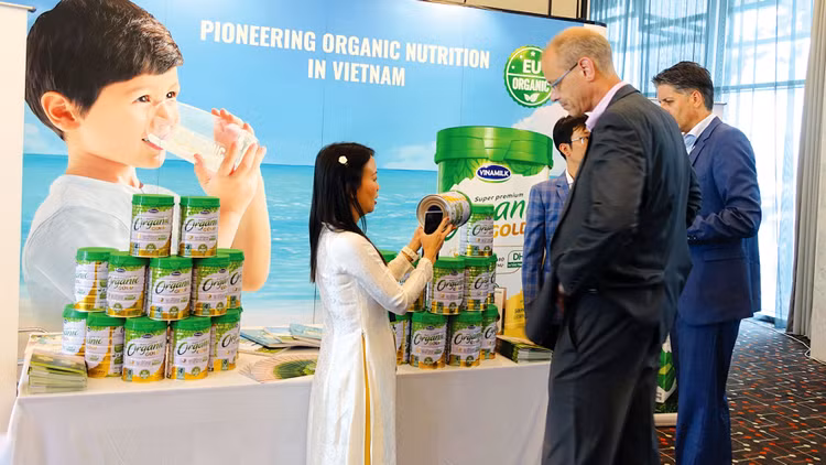 Sáng tạo, uy tín và không ngừng nâng cao chất lượng hàng hóa là “tấm vé” xuất ngoại của hàng Việt. Ảnh: Lê Tiên