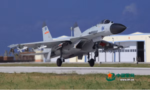 Tiêm kích J-11BH của Trung Quốc. Ảnh: Chinamil.
