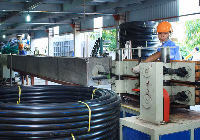 Doanh nghiệp nhỏ và vừa khó tiếp cận vốn ngân hàng do yêu cầu về tài sản bảo đảm. Ảnh: Hồng Kỳ