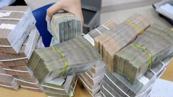 Thuế bảo vệ môi trường với xăng tăng 3.000 đồng nên từ đầu năm đến nay số thu ngân sách đã đạt 21.900 tỷ đồng, vượt dự toán và cao hơn nhiều so với mức cùng kỳ. 