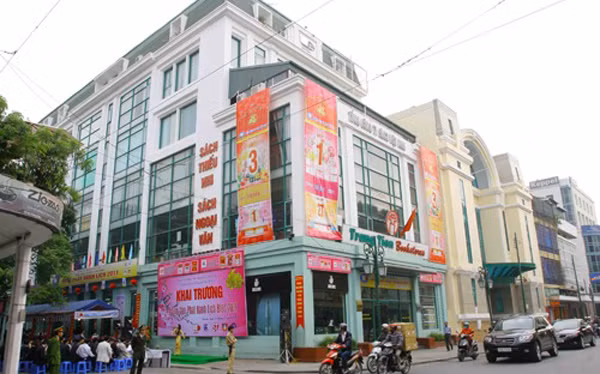 “Mồi lửa” để Savina bốc cháy trên sàn chứng khoán có lẽ không phải là sách mà chính là bất động sản