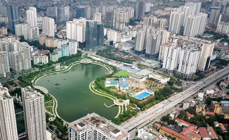 Khoảng 95% khối lượng công việc của Dự án Công viên hồ điều hòa Nhân Chính đã được hoàn thành, đưa vào sử dụng từ tháng 9/2018. Ảnh: Lê Tiên