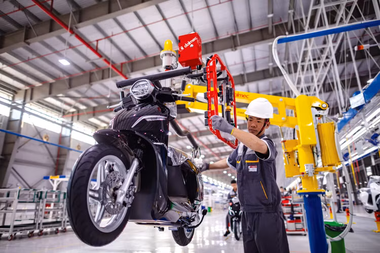 Cơ cấu quy mô chuyển dịch theo hướng tích cực, tạo tiền đề hình thành lực lượng doanh nghiệp Việt Nam có vai trò dẫn dắt. Ảnh: Phú An