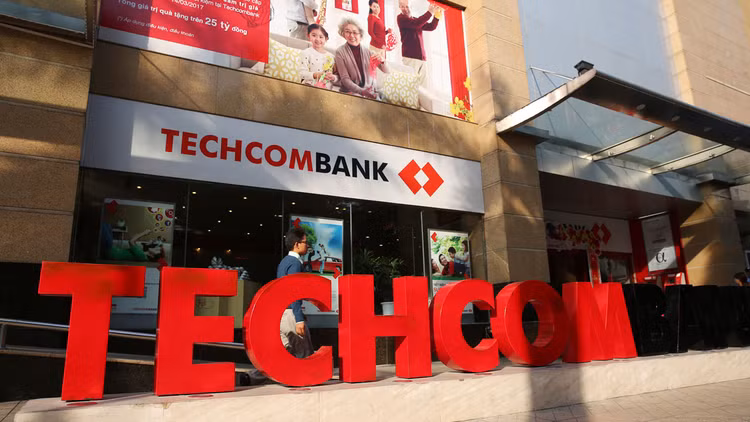 Tính từ ngày lên sàn (4/6) đến ngày 3/7, cổ phiếu Techcombank đã giảm 36%. Ảnh: Lê Tiên