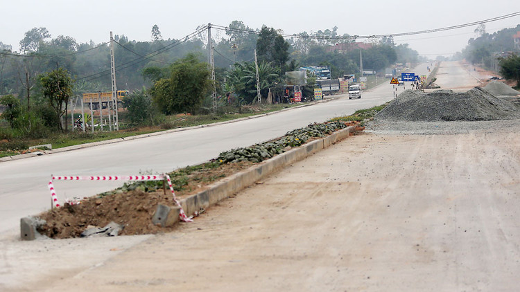 Dự án BT Cải tạo, nâng cấp quốc lộ 6 đoạn Ba La - Xuân Mai có tổng mức đầu tư hơn 8.800 tỷ đồng. Ảnh: Lê Tiên