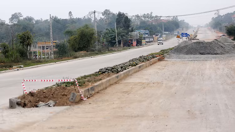 Dự án BT Cải tạo, nâng cấp quốc lộ 6 đoạn Ba La - Xuân Mai có tổng mức đầu tư hơn 8.800 tỷ đồng. Ảnh: Lê Tiên