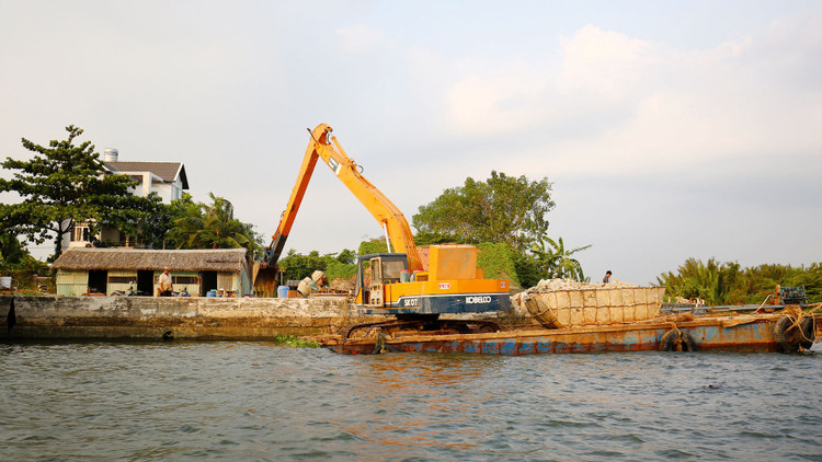 Trong hơn 20 năm qua, TP.HCM đã đầu tư rất nhiều nguồn lực cho hệ thống kênh, sông. Ảnh: Nhã Chi