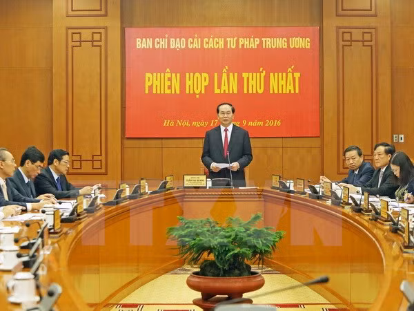 Chủ tịch nước Trần Đại Quang, Trưởng Ban Chỉ đạo cải cách Tư pháp Trung ương chủ trì và phát biểu khai mạc Phiên họp lần thứ nhất của Ban Chỉ đạo cải cách Tư pháp Trung ương. (Ảnh: Nhan Sáng/TTXVN)