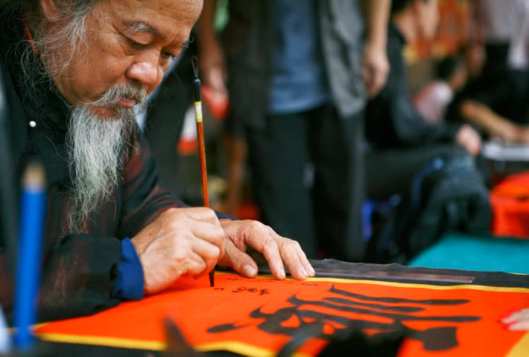 Thư pháp không chỉ là thú vui tao nhã, mà còn là nghệ thuật độc đáo thể hiện những triết lý phương Đông sâu sắc. Ảnh: Lê Tiên