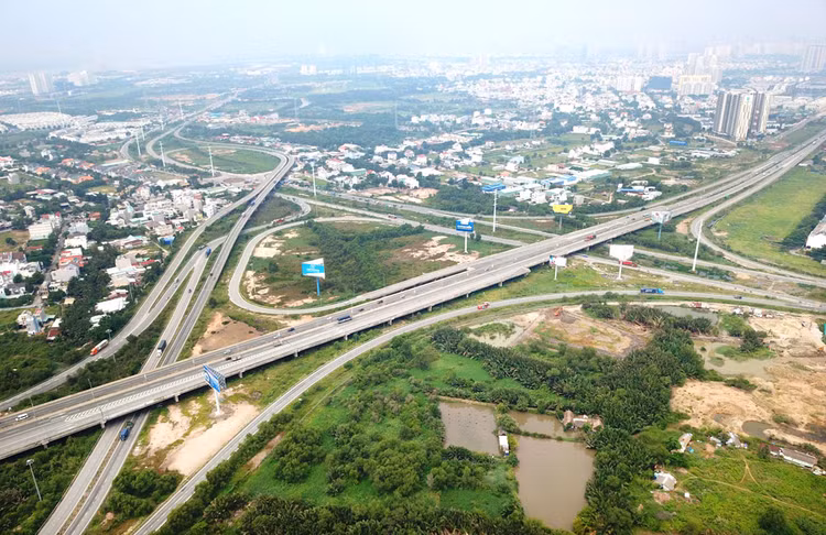 Thủ tướng phân công Bộ trưởng Bộ Kế hoạch và Đầu tư chuẩn bị Dự án Luật Đầu tư theo hình thức đối tác công tư để báo cáo Uỷ ban Thường vụ Quốc hội tại Phiên họp thứ 37. Ảnh: Lê Tiên