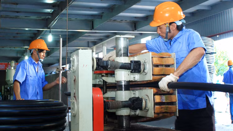 Nói chưa đi đôi với làm khiến Luật Hỗ trợ doanh nghiệp nhỏ và vừa khó đi vào cuộc sống. Ảnh: Lê Tiên