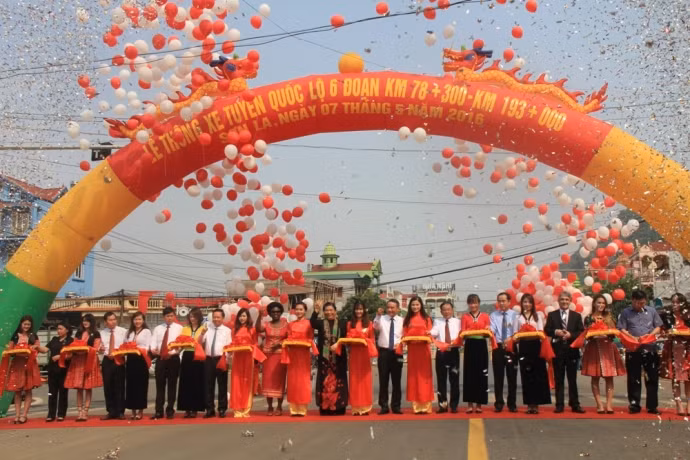 Tuyến QL6 đoạn Km78+300 - Km193+000 trên địa phận hai tỉnh Hòa Bình và Sơn La thuộc Dự án Quản lý tài sản đường bộ Việt Nam được thông xe kỹ thuật ngày 7/5