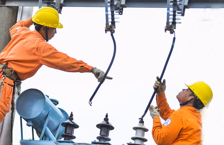 Năm 2019, Công ty CP Đầu tư EPT được công bố trúng 55 gói thầu ngành điện với tổng giá trúng thầu hơn 400 tỷ đồng. Ảnh: Nhã Chi