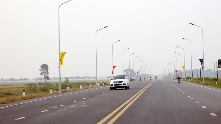 Bộ Tài chính bỏ quy định khống chế mức lãi suất tính toán trong phương án tài chính của các dự án PPP gắn liền với lãi suất trái phiếu chính phủ. Ảnh: Lê Tiên