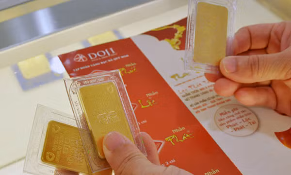 Giá vàng trong nước đắt hơn thế giới gần 2 triệu đồng. Ảnh: PV.