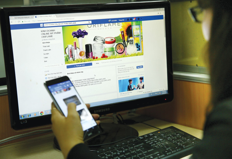 Theo đề xuất của Bộ Tài chính, tất cả giao dịch thương mại có giá trị từ 10 triệu đồng phải thanh toán qua ngân hàng. Ảnh: Nhã Chi