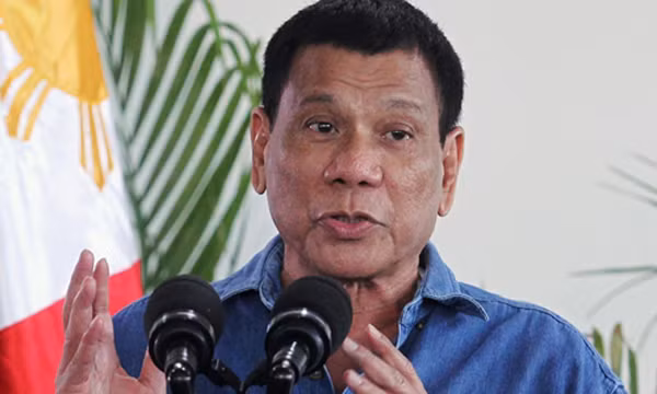 Tổng thống Duterte nói chỉ có Trung Quốc mới giúp được Philippines. Ảnh: Reuters.
