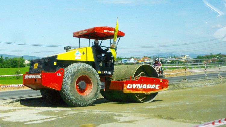 Điểm tin kế hoạch lựa chọn nhà thầu một số gói thầu lớn ngày 12/04