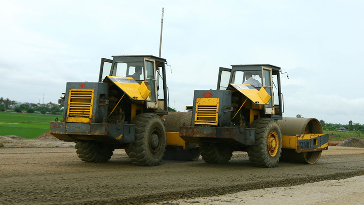 4 gói thầu thuộc Dự án Đầu tư xây dựng tuyến đường trục chính Đông - Tây tỉnh Cà Mau (đoạn từ QL1 đến cửa biển Gành Hào) và cầu qua sông Cái Nai (Khu kinh tế Năm Căn) mà Tập đoàn TPM trúng có tổng giá trị hơn 193 tỷ đồng. Ảnh: Tường Lâm