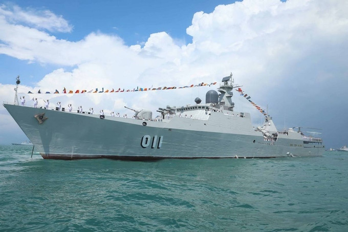 Dàn chiến hạm tham dự triển lãm hải quân Singapore