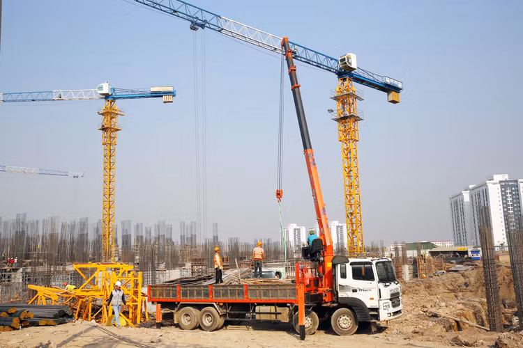 Trong danh sách những khó khăn của DN, đáng chú ý nhất là những khó khăn, vướng mắc liên quan đến lĩnh vực xây dựng. Ảnh: Lê Tiên