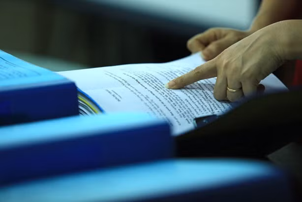 “Bẫy” chỉ định thầu nhìn từ PVN