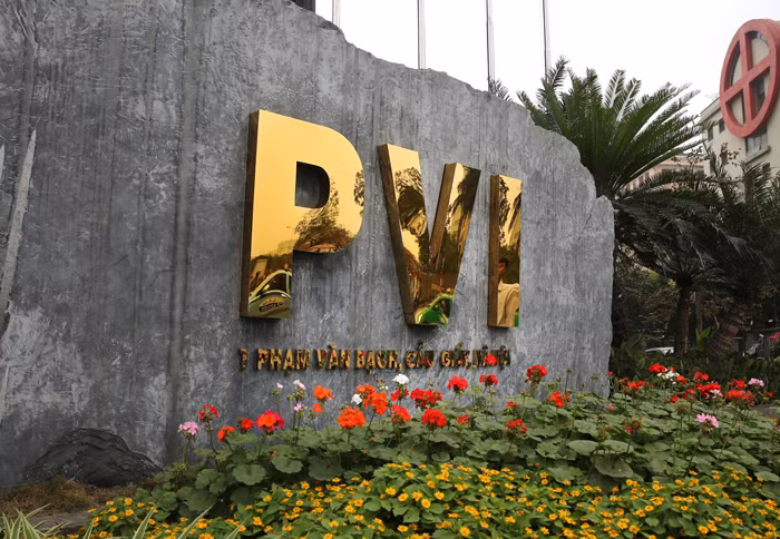 Giá dầu biến động tác động lớn đến doanh thu phí bảo hiểm ngành dầu khí của PVI. Ảnh: Gia Khoa