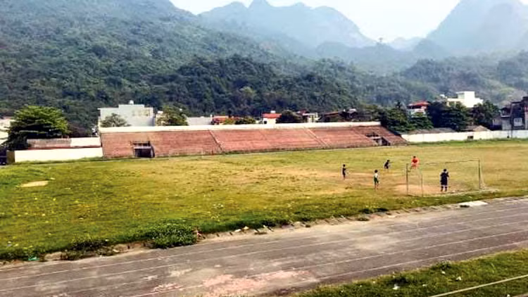 Theo quy hoạch, Sân vận động C10, TP. Hà Giang được đầu tư thành tổ hợp thương mại, khách sạn và nhà ở. Ảnh St