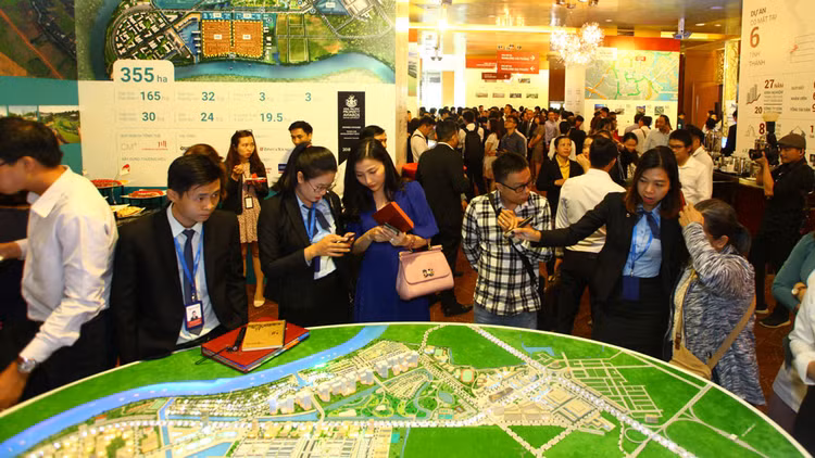 Dòng tiền sẽ tìm đến các công ty bất động sản có quỹ đất sạch lớn, có khả năng mở bán trong năm 2019. Ảnh: Nhã Chi