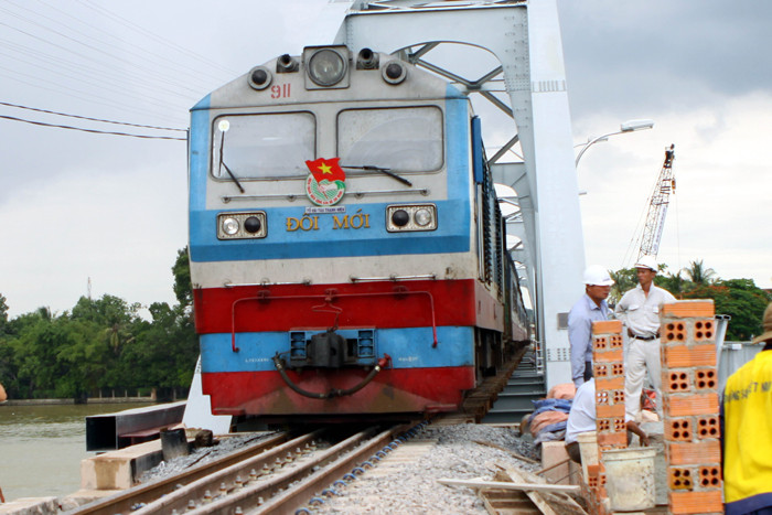 Ban QLDA đường sắt khu vực 1 cho biết, việc đấu thầu tại Tổng công ty Đường sắt đã được cấp trên cho phép thực hiện theo cơ chế riêng bằng văn bản. Ảnh: Hoài Nam