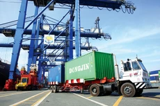 Chi phí logistics ở Việt Nam tương đương khoảng 18% GDP, trong khi mức bình quân thế giới là 14%. Ảnh: Song Lê