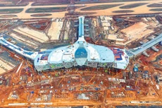 Nhiều công trình quan trọng, trọng điểm quốc gia như cao tốc, sân bay… được trao cho nhà thầu Việt thi công. Ảnh: Tùng Phạm