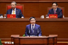 Đồng chí Nguyễn Văn Thắng, Ủy viên Trung ương Đảng, Bí thư Đảng ủy, Bộ trưởng Bộ Tài chính, trình bày tham luận “Hoàn thiện thể chế, pháp luật về huy động, sử dụng nguồn lực tài chính đáp ứng yêu cầu phát triển đất nước nhanh và bền vững”. (Ảnh: TTXVN)