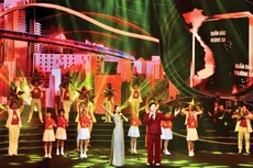 Tập trung xây dựng, phát triển con người toàn diện với tâm hồn, nhân cách, lý tưởng cao đẹp, lòng tự hào dân tộc là phương thức để dân tộc vươn mình, đất nước vươn tầm, sánh vai với các cường quốc năm châu