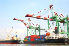 Tập trung ưu tiên giữ vững ổn định kinh tế vĩ mô, thúc đẩy xuất khẩu