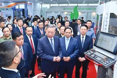 Doanh nhân Việt Nam không chỉ là người sản xuất, kinh doanh, mà còn là người kiến tạo xã hội mới - xã hội sáng tạo, nhân văn, thân thiện với môi trường và hướng tới phát triển bền vững. Ảnh: Đăng Khoa