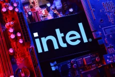 Intel báo lãi vượt kỳ vọng