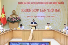 Thủ tướng Chính phủ đề nghị lãnh đạo các bộ, ngành, địa phương, doanh nghiệp, các chuyên gia, nhà quản lý, nhà khoa học tập trung thảo luận sâu, nhằm thúc đẩy phát triển ngành bán dẫn - Ảnh: VGP