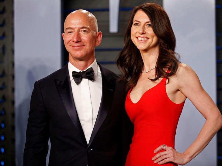 Tỷ phú Jeff Bezos và vợ cũ Mackenzie Scott - Ảnh: Getty Images