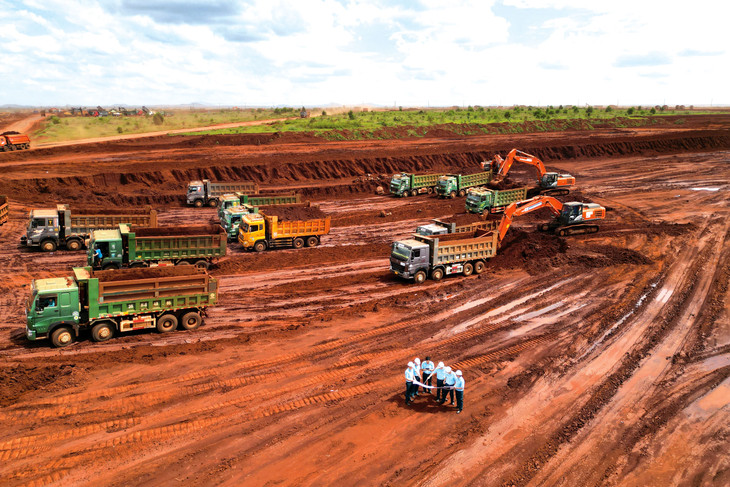 Đẩy nhanh công tác san gạt mặt bằng gần 5.000 ha để đáp ứng tiến độ gấp gáp của Dự án Cảng hàng không quốc tế Long Thành. Ảnh: Tuấn Dũng Đẩy nhanh công tác san gạt mặt bằng gần 5.000 ha để đáp ứng tiến độ gấp gáp của Dự án Cảng hàng không quốc tế Long Thành. Ảnh: Tuấn Dũng