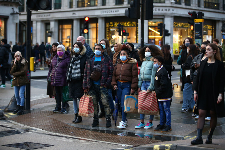 Chính phủ Anh cam kết tăng lợi ích xã hội thêm 6,7%, tương đương tăng trung bình 470 Bảng cho 5,5 triệu hộ gia đình. Ảnh Interent Chính phủ Anh cam kết tăng lợi ích xã hội thêm 6,7%, tương đương tăng trung bình 470 Bảng cho 5,5 triệu hộ gia đình. Ảnh Interent